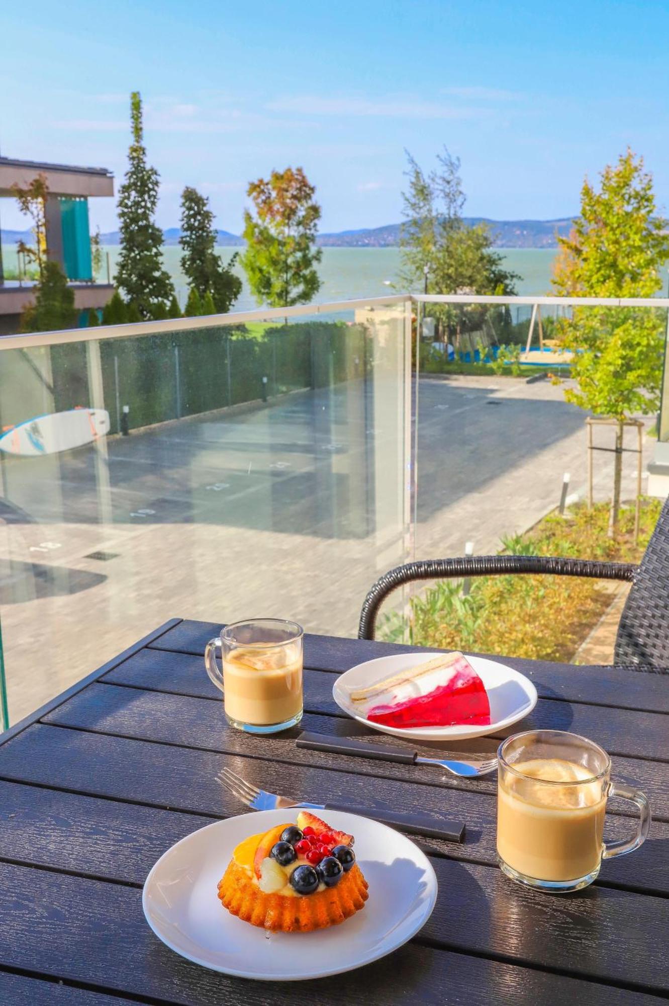 Platan Beach Apartman With Lakeview Balatonboglár Exterior foto